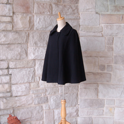 【優雅披風大衣】優質黑色簡約披風，蓬鬆羊毛，安哥拉羊毛 第4張的照片