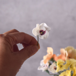 【粘土のお花】ビオラ　イエロー＆ホワイト＆オレンジ・・・B908 7枚目の画像