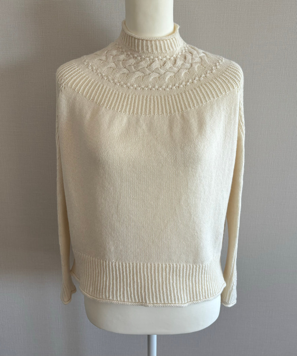 暖かさと高級感が魅力の手編み長袖セーター（白）S-M size 2枚目の画像