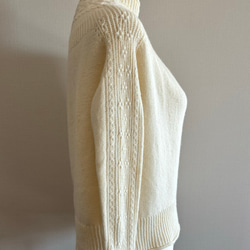 暖かさと高級感が魅力の手編み長袖セーター（白）S-M size 5枚目の画像