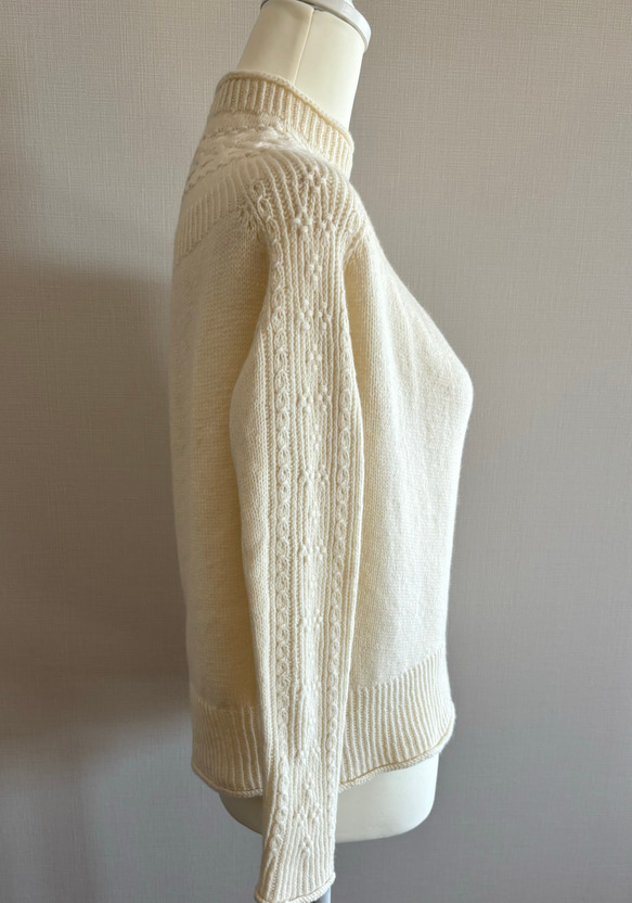 暖かさと高級感が魅力の手編み長袖セーター（白）S-M size 5枚目の画像