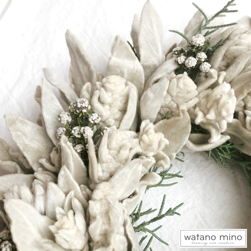 ぬくもりラムズイヤーのシンプルリース /ギフト箱入り/ドライフラワー