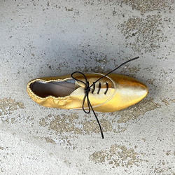 &lt;也可當芭布鞋&gt; 橡膠鞋跟/金色，易於穿著且美觀的皮鞋 第4張的照片