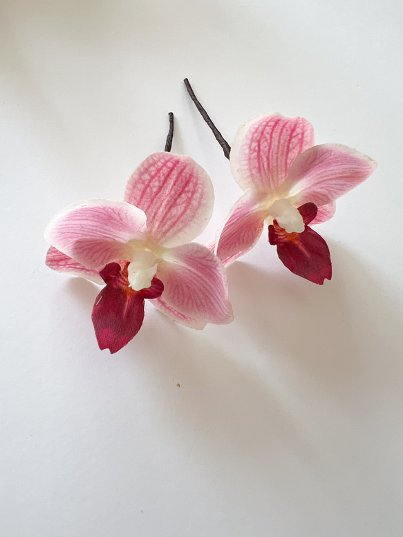 胡蝶蘭ヘッドパーツ　白×ピンク 3枚目の画像