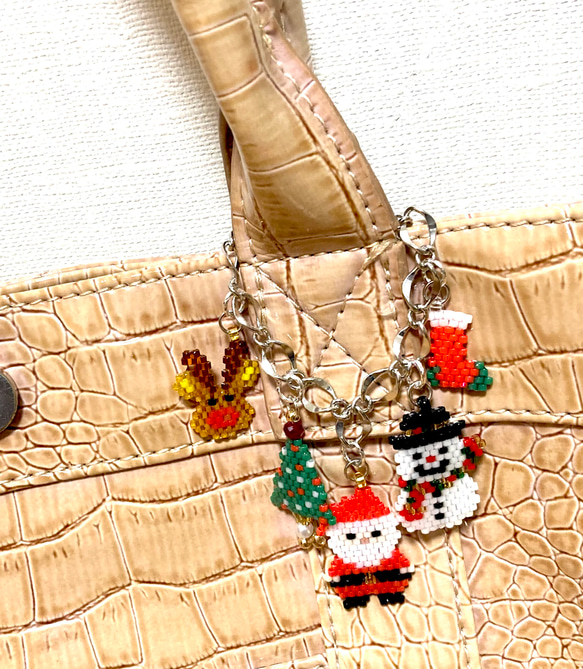 クリスマスモチーフのバッグチャーム デリカビーズ織り ビーズ織りモチーフ 3枚目の画像