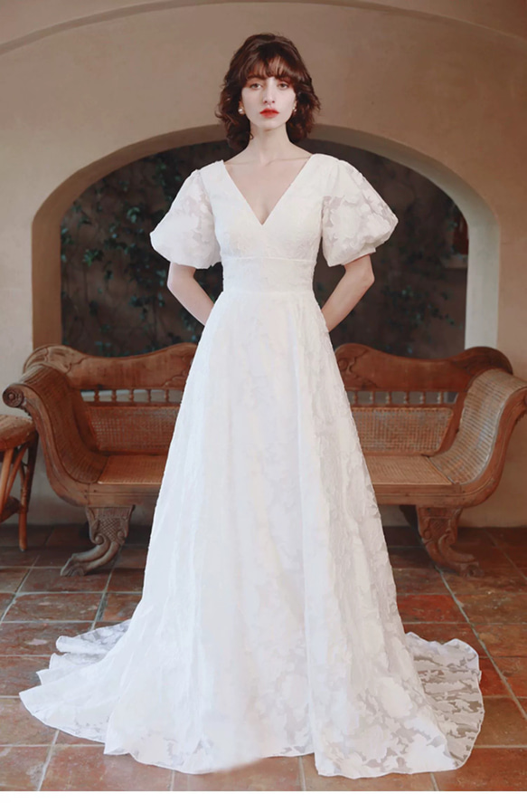 Vネック レース パフスリーブウエディングドレス　2次会 バスト ウエスト ヒップ