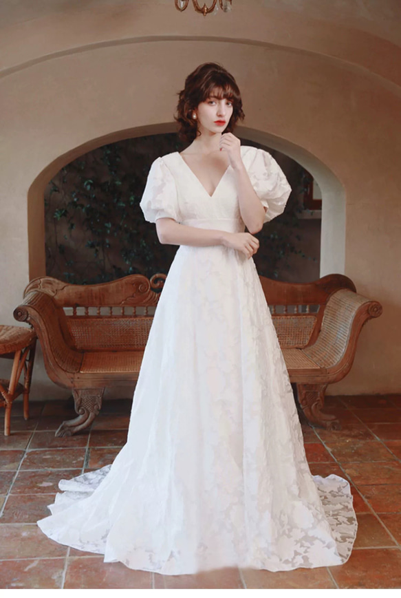 Vネック レース パフスリーブウエディングドレス　2次会 バスト ウエスト ヒップ