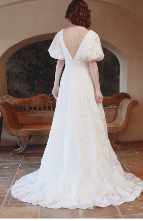 Vネック レース パフスリーブウエディングドレス　2次会 バスト ウエスト ヒップ