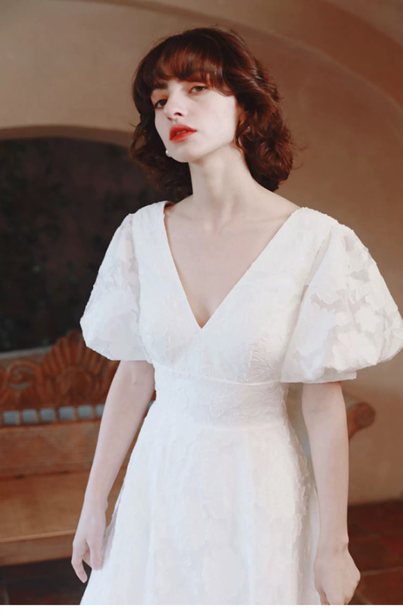 Vネック レース パフスリーブウエディングドレス　2次会 バスト ウエスト ヒップ