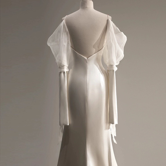 ロングスリーブウエディングドレス 2枚目の画像
