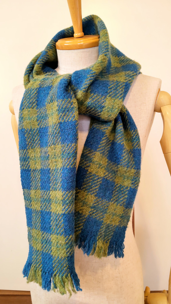 手織りマフラー 羊毛(ウール)100% スコットランドラムウール ピーコックブロックチェック 2枚目の画像