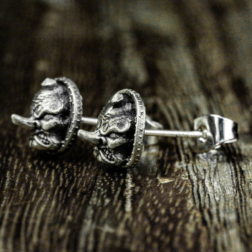 百鬼夜行天狗ピアス - 怪神サムライジュエリー - キウイ天狗スカル