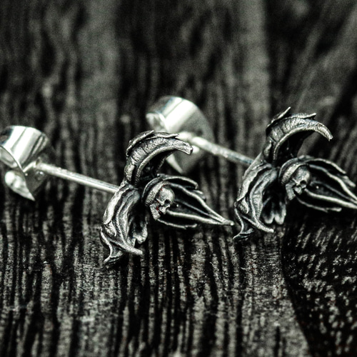 ソウルイーター フラワーピアス ゴシックピアス 意味のあるギフト