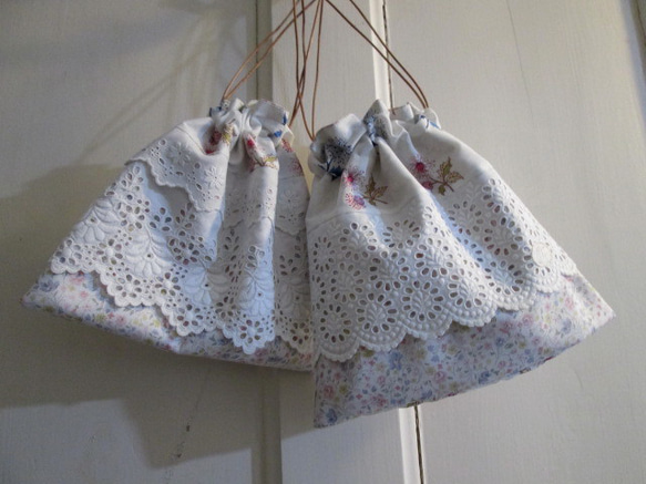 リバティ JangchupBloomとキンバリーアンドサラと手刺繍レースの
