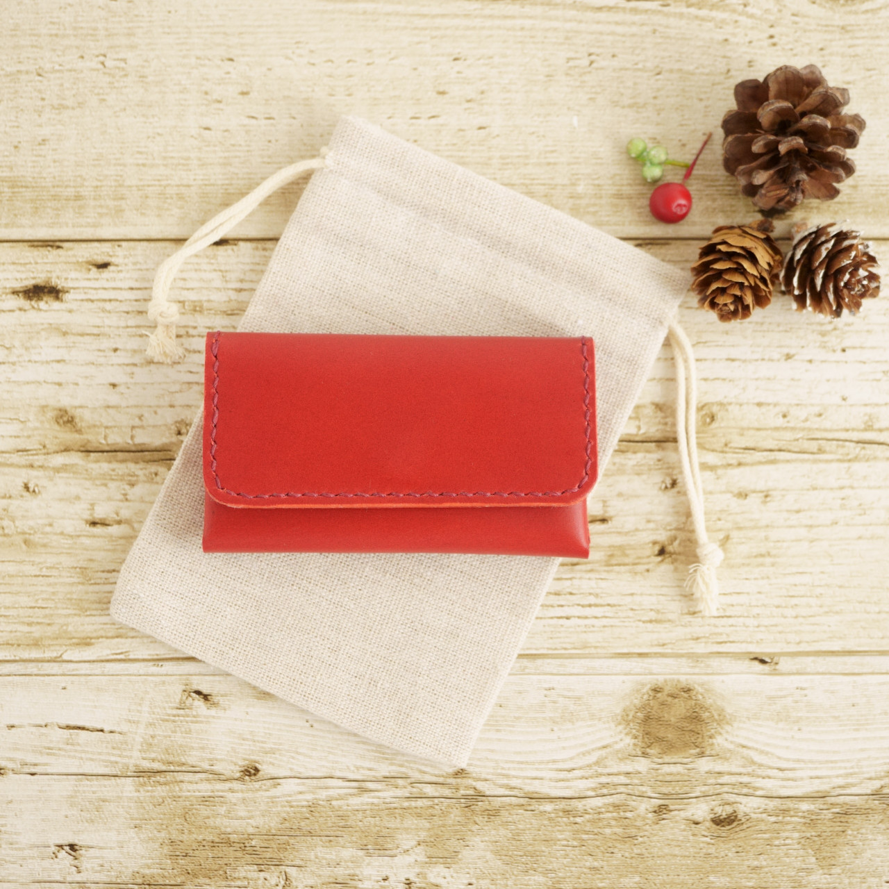 カスタムオーダー 高級感漂うレッドのコンパクトな牛革コインケース