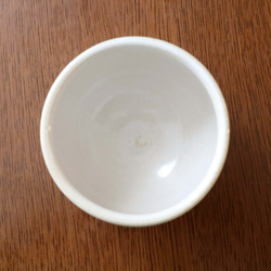 ころんと丸い 白釉の陶カップ 9枚目の画像