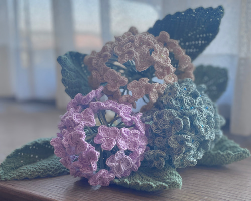ハンドメイド　梅雨の置物　紫陽花　編みぐるみ　かぎ針編み　インテリア あみぐるみ「かたつむり」「あじさいの葉」梅雨～かぎ針編み図