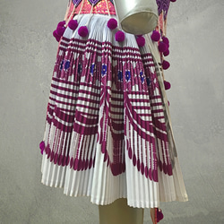 モン族民族衣装 ブラウス・ラップスカート・前掛け・腰帯 ４点セット ピンク・パープル系 14枚目の画像