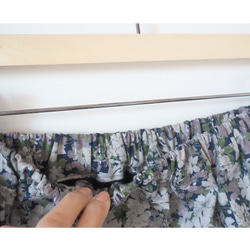 ギャザースカート　（小花柄）ネイビー 5枚目の画像