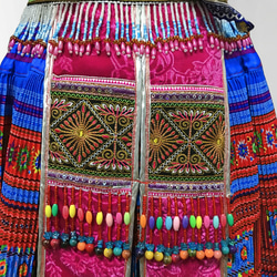 モン族の民族衣装 ブラウス・スカート・前掛け・腰帯 ４点セット ブルー系 13枚目の画像