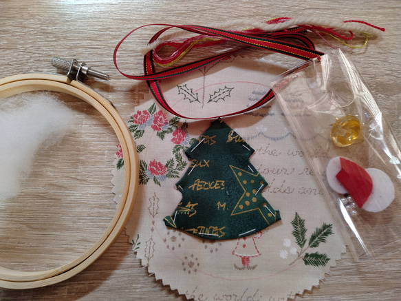 Creema限定「刺繍枠で作るメリークリスマス」キット 2枚目の画像