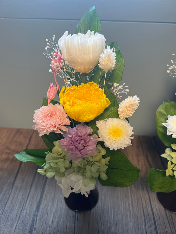 プリザーブドフラワー仏花　供花　花器付き　ブラック　小菊　デンファレ 3枚目の画像
