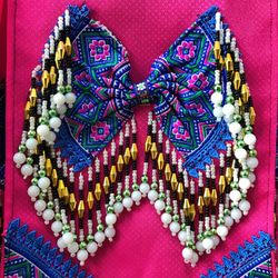 モン族民族衣装 ブラウス・ラップスカート・前掛け・腰帯 ４点セット ピンク・ブルー系 7枚目の画像