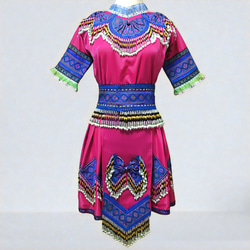 モン族民族衣装 ブラウス・ラップスカート・前掛け・腰帯 ４点セット ピンク・ブルー系 1枚目の画像