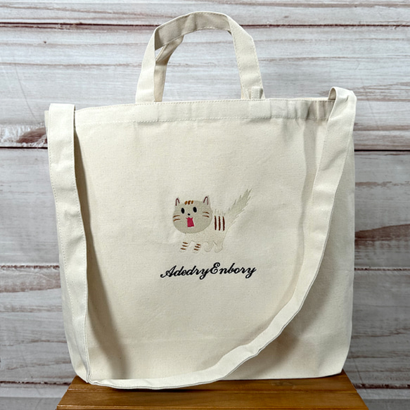 驚き猫の刺繍 小さい内ポケット付き コットンキャンバス 2WAY ショルダートートバッグ 3枚目の画像