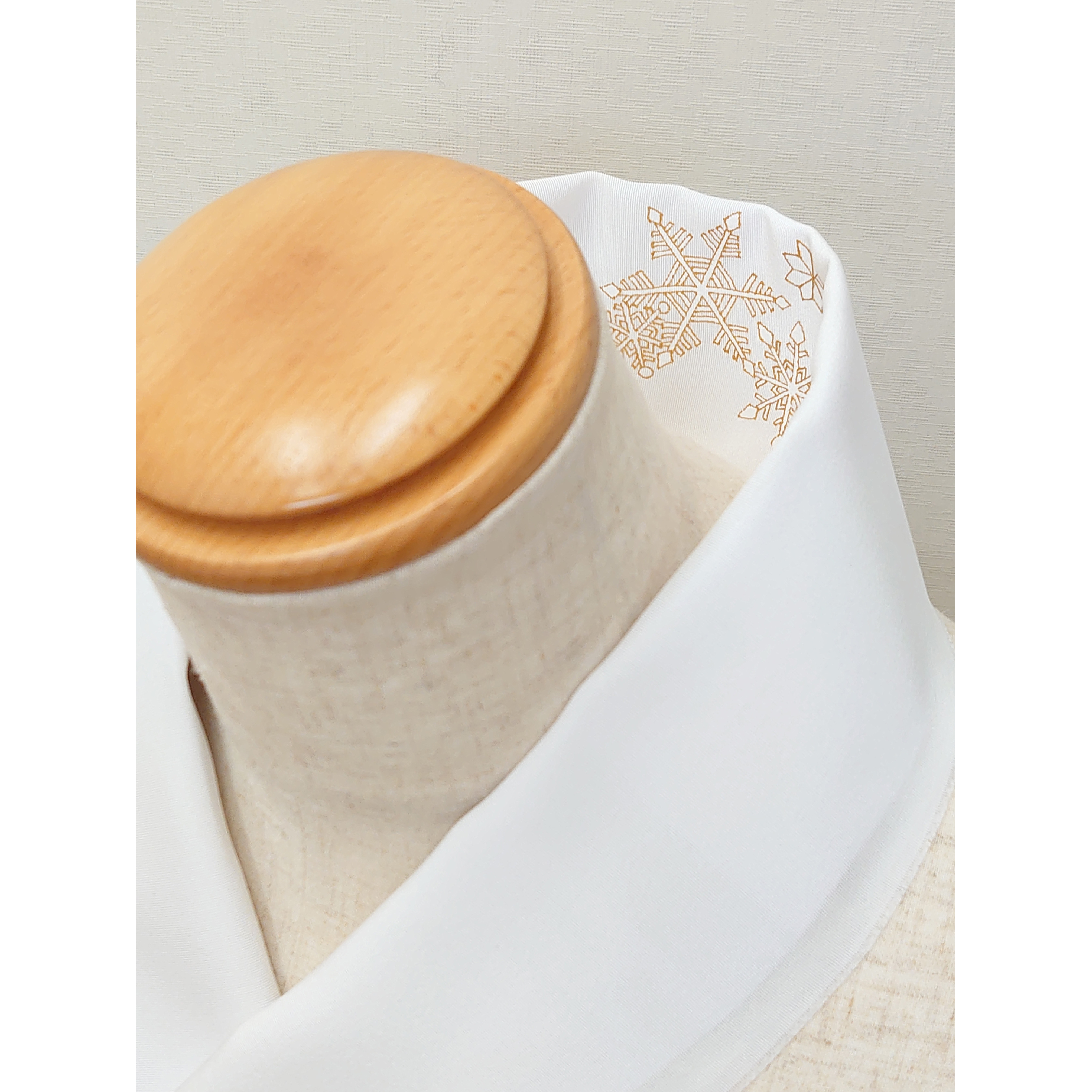 隠れたおしゃれ半衿　「ちらり」　雪結晶