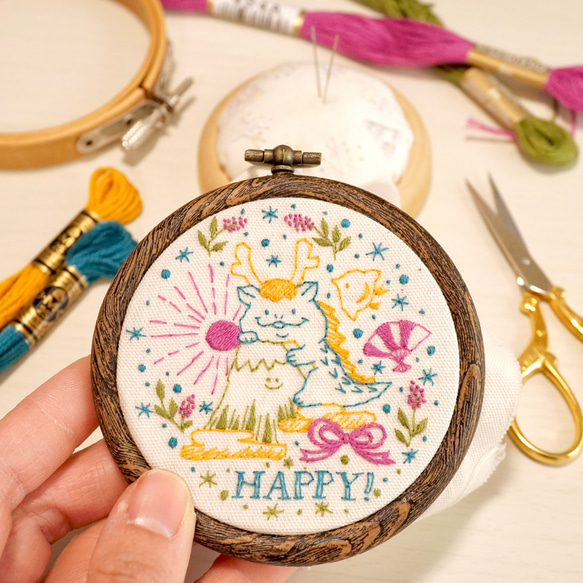 刺繍キット]2024年 happy辰年 刺繍飾り キット moha._.moha 通販