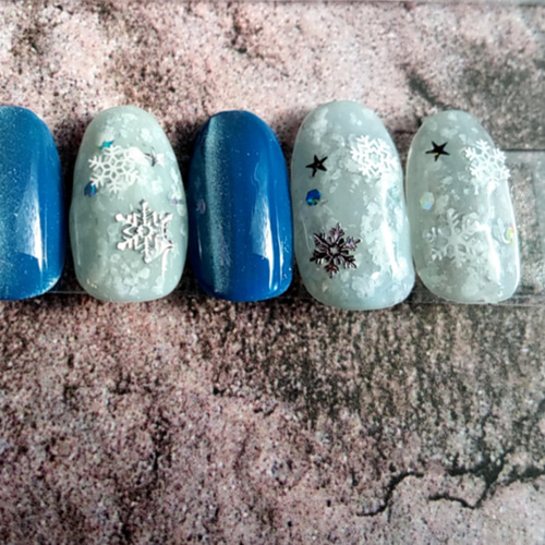 ジェルネイルチップ☆付け爪〜雪の結晶×ブルー5ミクロンマグネット