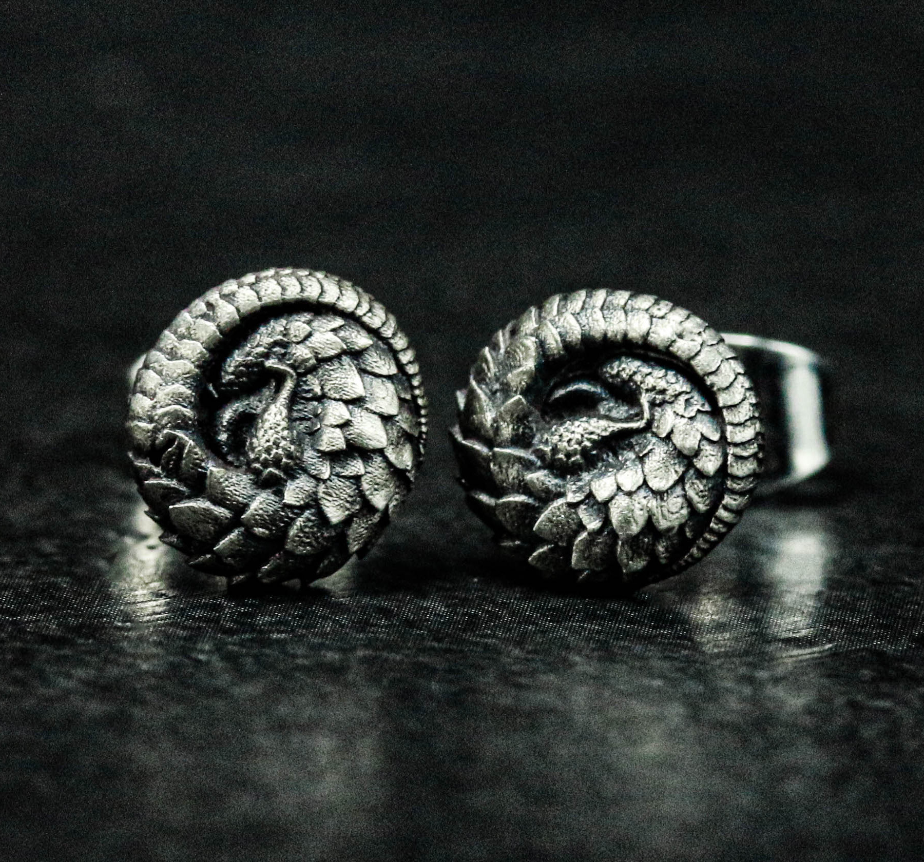 センザンコウのジュエリー - ヴィンテージスタイル - シルバースタッドピアス - ユニークな動物に触発されたジュエリー