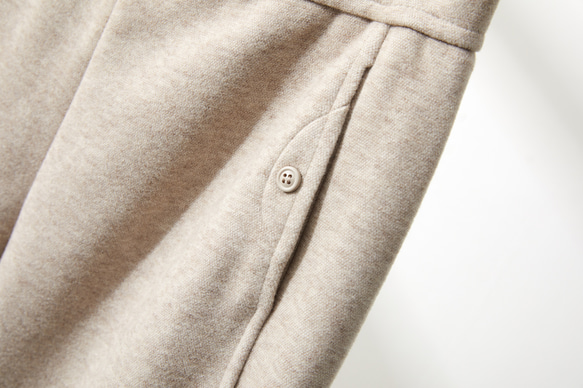 羊毛混紡黏合佈料錐形褲 231202-1，即使在寒冷的季節也能穿著保暖 第10張的照片