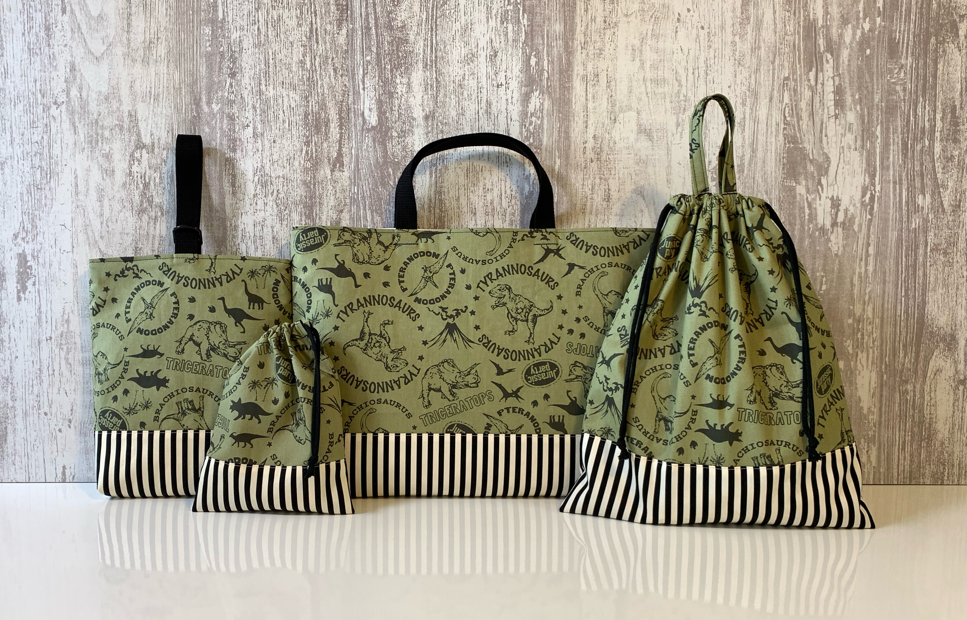 入園入学＊恐竜とストライプの4点セット＊男の子＊カーキ