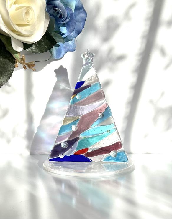 ベネチアンガラス クリスマスツリー（光を浴びてキラキラ輝く