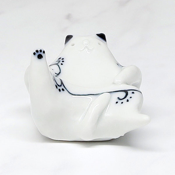 【限定品】 ネコのリングピロー 猫 置物 陶器 おしゃれ アクセサリー 収納 砥部焼 和将窯 Washo-350 5枚目の画像