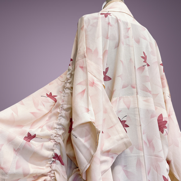 ドレープ際立つ 着物ガウン 裾袖クシュ 絽  着物リメイク 和柄男女兼用 フリーサイズ Ｋ51005 11枚目の画像