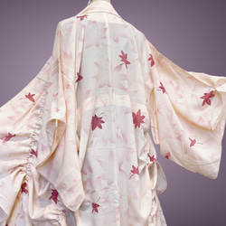 ドレープ際立つ 着物ガウン 裾袖クシュ 絽  着物リメイク 和柄男女兼用 フリーサイズ Ｋ51005 10枚目の画像