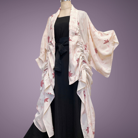 ドレープ際立つ 着物ガウン 裾袖クシュ 絽  着物リメイク 和柄男女兼用 フリーサイズ Ｋ51005 3枚目の画像
