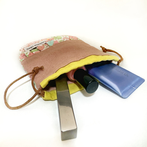 コスメポーチ小さめ/しずく型ミニフリル巾着袋　リバティベッツィ　コットンリネン　プチギフト　ピンク 5枚目の画像