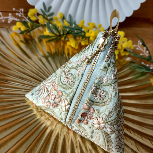 インド刺繍リボン インド刺繍生地 テトラポーチ ご好評頂いて