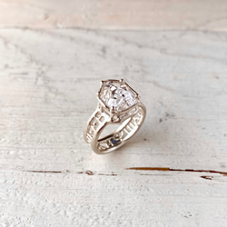 ハーキマーダイヤモンドの指輪 3枚目の画像