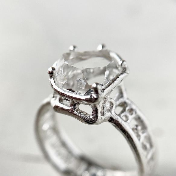 ハーキマーダイヤモンドの指輪 1枚目の画像