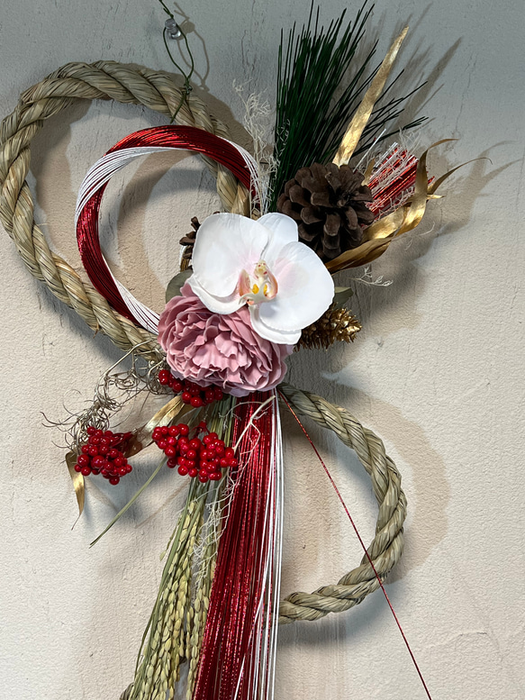【2024お正月】胡蝶蘭の華やかなしめ飾りタッセル 水引　赤 6枚目の画像