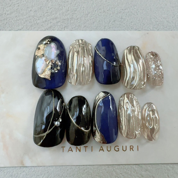 紺 ネイビー ネイルチップ 金 ゴールド ニュアンス 手書き 手作り