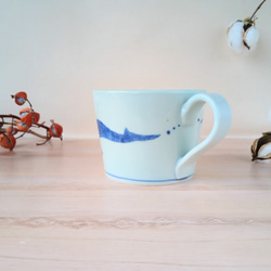 ジンベイザメ マグカップ　　染め付け　大きめ　カフェオレ　スープカップにも 3枚目の画像