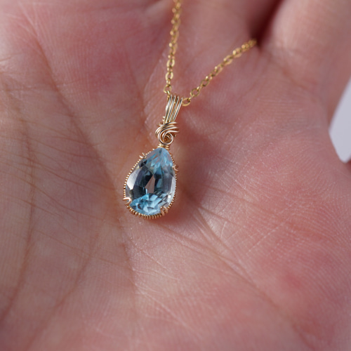 ブルートパーズのネックレス 14kgf天然石アクセサリー シンプルで上品