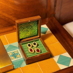 ヴィンテージスタイル!! コンパクト木製ケース 指輪・リングケース アクセサリー収納 花柄 インテリア飾り 2枚目の画像