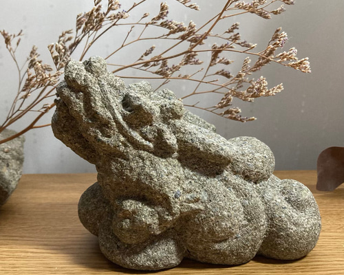 一点物 一枚岩大きな龍彫刻の石製硯 一点物 一枚岩大きな龍彫刻